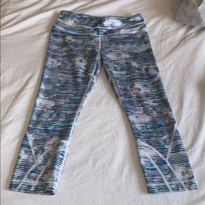 Lululemon Inspire tights (like new)